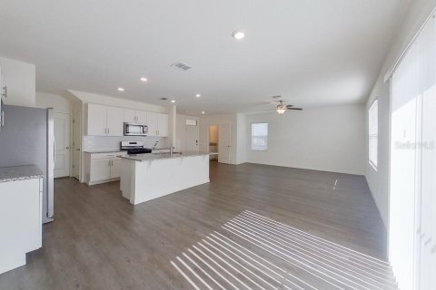House in Leesburg, Florida 4 bedrooms, 186.45 sq.m. № 2225898 - photo 4