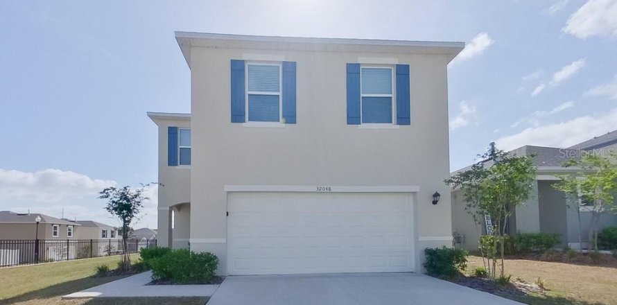 House in Leesburg, Florida 4 bedrooms, 186.45 sq.m. № 2225898