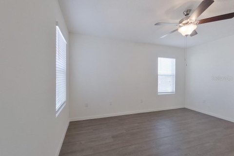 House in Leesburg, Florida 4 bedrooms, 186.45 sq.m. № 2225898 - photo 11