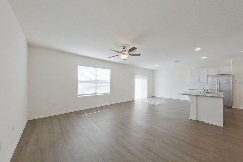 House in Leesburg, Florida 4 bedrooms, 186.45 sq.m. № 2225898 - photo 2