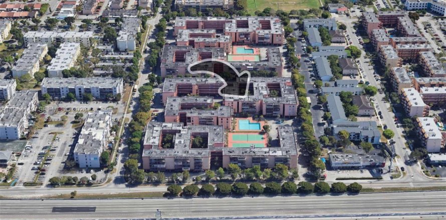 Condo à Hialeah, Floride, 2 chambres  № 2026197