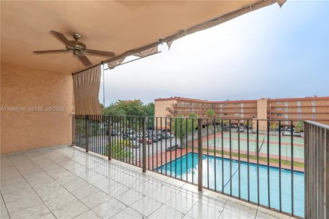 Copropriété à vendre à Hialeah, Floride: 2 chambres, 92.72 m2 № 2026197 - photo 8