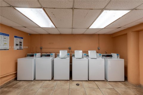 Copropriété à vendre à Hialeah, Floride: 2 chambres, 92.72 m2 № 2026197 - photo 15