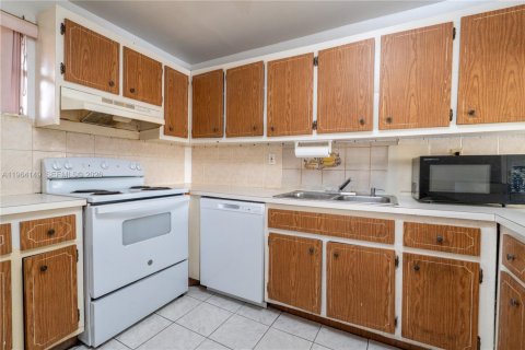 Copropriété à vendre à Hialeah, Floride: 2 chambres, 92.72 m2 № 2026197 - photo 4