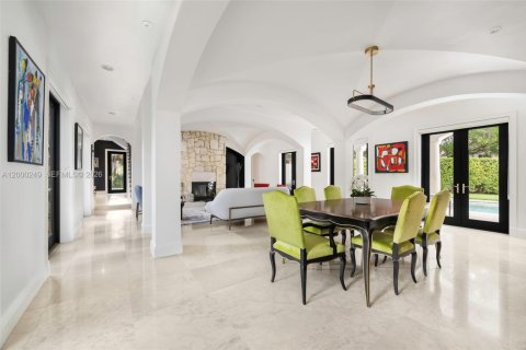 Villa ou maison à vendre à Coral Gables, Floride: 5 chambres, 472.32 m2 № 2065225 - photo 7