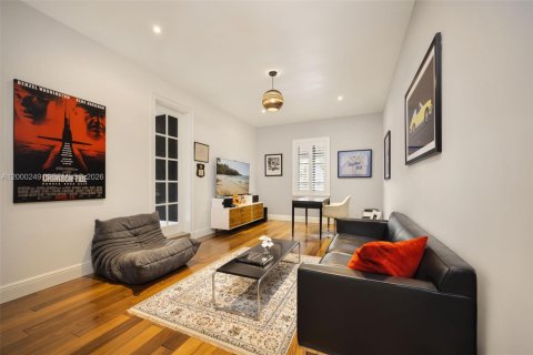 Villa ou maison à vendre à Coral Gables, Floride: 5 chambres, 472.32 m2 № 2065225 - photo 19