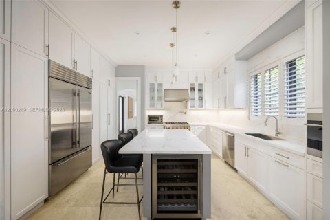 Villa ou maison à vendre à Coral Gables, Floride: 5 chambres, 472.32 m2 № 2065225 - photo 16