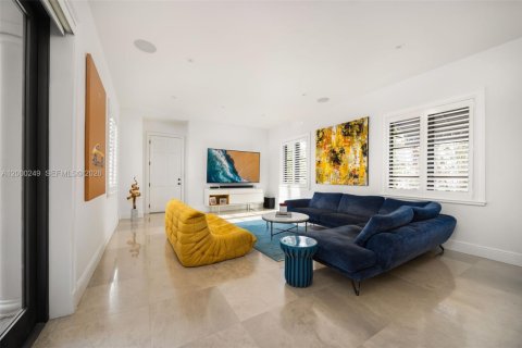 Villa ou maison à vendre à Coral Gables, Floride: 5 chambres, 472.32 m2 № 2065225 - photo 18