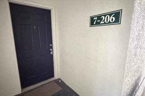 Copropriété à louer à Orlando, Floride: 2 chambres, 93.74 m2 № 2099199 - photo 2