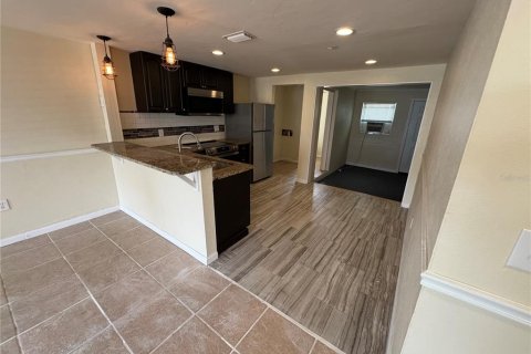 Apartamento en alquiler en Englewood, Florida, 2 dormitorios, 91.32 m2 № 1513299 - foto 3