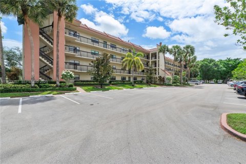 Copropriété à vendre à Coconut Creek, Floride: 1 chambre, 107.4 m2 № 2042196 - photo 2