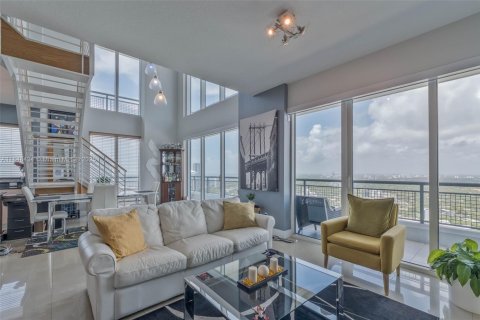 Condo in Miami, Florida, 2 bedrooms  № 1848965 - photo 8