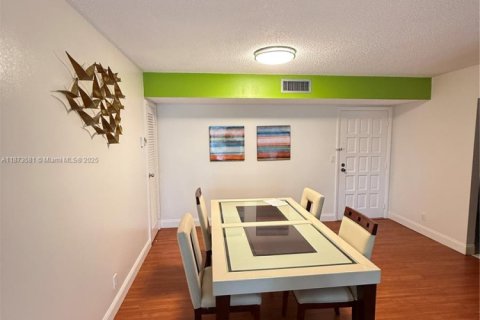 Condominio en venta en Lauderhill, Florida, 3 dormitorios, 126.35 m2 № 1980061 - foto 5