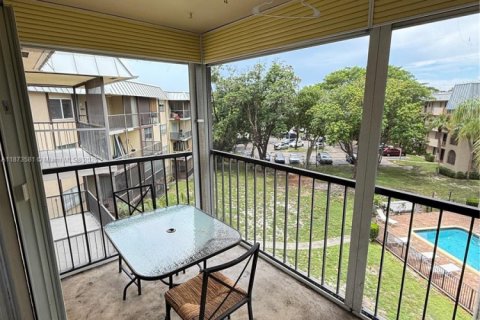 Condominio en venta en Lauderhill, Florida, 3 dormitorios, 126.35 m2 № 1980061 - foto 3
