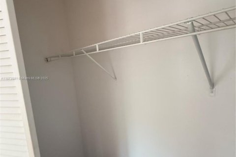 Condominio en venta en Lauderhill, Florida, 3 dormitorios, 126.35 m2 № 1980061 - foto 11