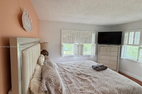 Condominio en venta en Lauderhill, Florida, 3 dormitorios, 126.35 m2 № 1980061 - foto 13