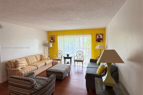 Condominio en venta en Lauderhill, Florida, 3 dormitorios, 126.35 m2 № 1980061 - foto 7