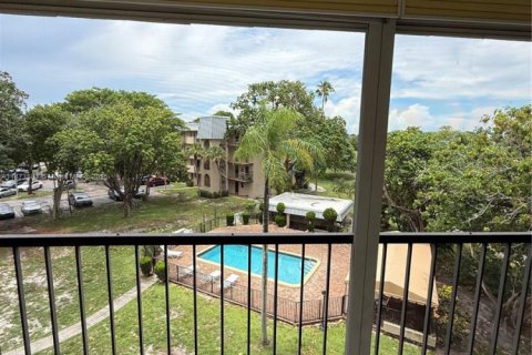 Condominio en venta en Lauderhill, Florida, 3 dormitorios, 126.35 m2 № 1980061 - foto 1