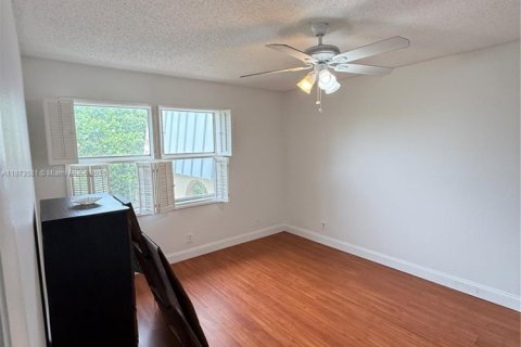 Condominio en venta en Lauderhill, Florida, 3 dormitorios, 126.35 m2 № 1980061 - foto 18