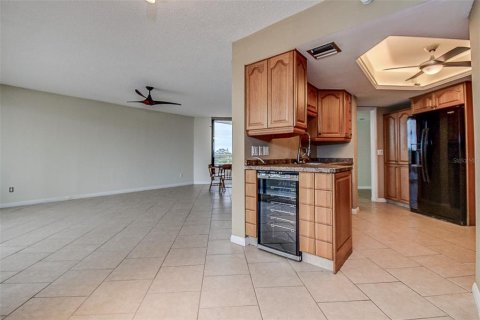 Condominio en venta en Gulfport, Florida, 2 dormitorios, 137.12 m2 № 1844544 - foto 5