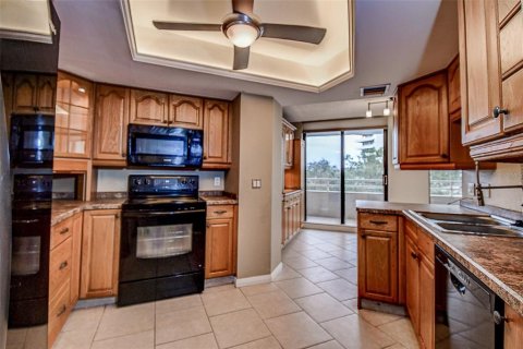 Condominio en venta en Gulfport, Florida, 2 dormitorios, 137.12 m2 № 1844544 - foto 8