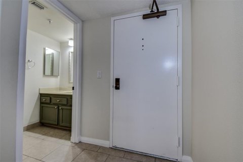 Condominio en venta en Gulfport, Florida, 2 dormitorios, 137.12 m2 № 1844544 - foto 11