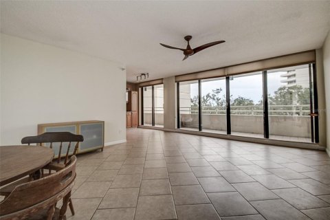 Condominio en venta en Gulfport, Florida, 2 dormitorios, 137.12 m2 № 1844544 - foto 2