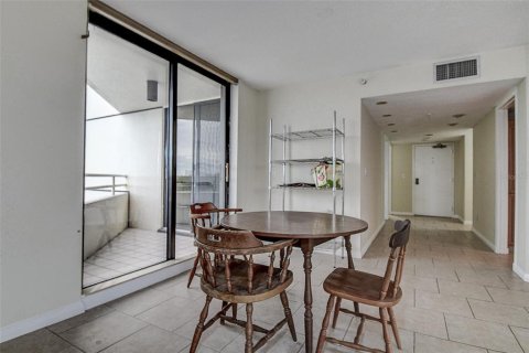 Condominio en venta en Gulfport, Florida, 2 dormitorios, 137.12 m2 № 1844544 - foto 4