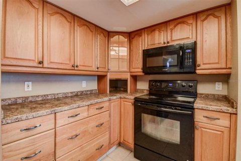 Condominio en venta en Gulfport, Florida, 2 dormitorios, 137.12 m2 № 1844544 - foto 9