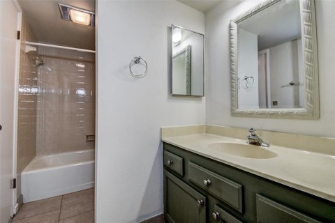 Condominio en venta en Gulfport, Florida, 2 dormitorios, 137.12 m2 № 1844544 - foto 15