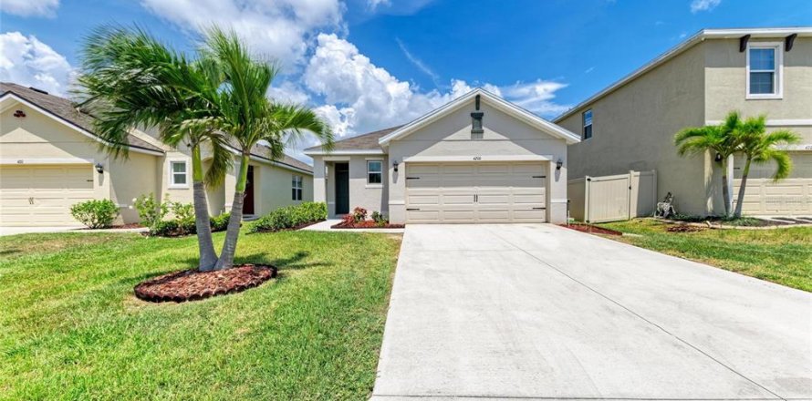 House in Palmetto, Florida 3 bedrooms, 140.84 sq.m. № 1760592