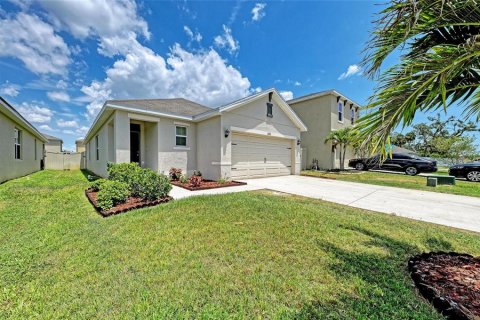 House in Palmetto, Florida 3 bedrooms, 140.84 sq.m. № 1760592 - photo 2