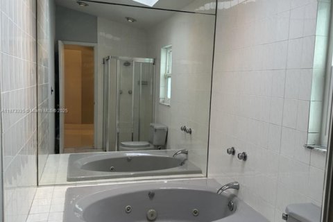 Купить виллу или дом в Майами, Флорида 3 спальни, 143.07м2, № 1925506 - фото 15