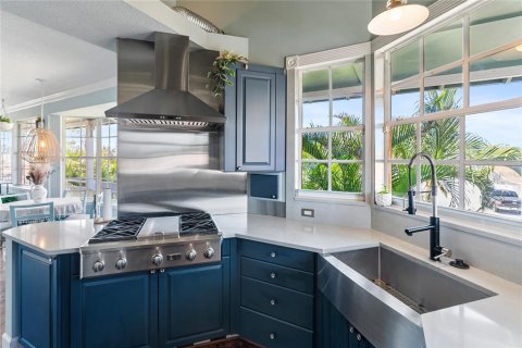 House in Venice, Florida 4 bedrooms, 221.39 sq.m. № 1858209 - photo 6