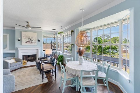 House in Venice, Florida 4 bedrooms, 221.39 sq.m. № 1858209 - photo 11