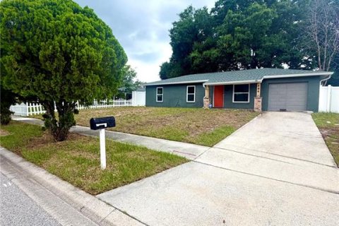 House in Ocoee, Florida 3 bedrooms, 95.13 sq.m. № 2203826 - photo 2