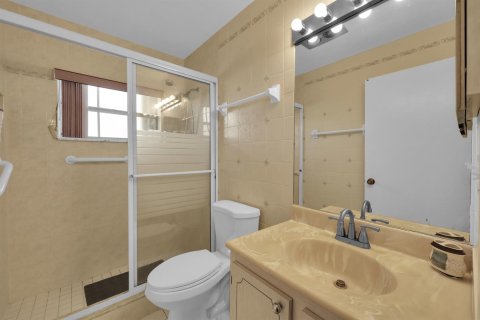 Condo in St. Lucie, Florida, 2 bedrooms № 2177163 - photo 26
