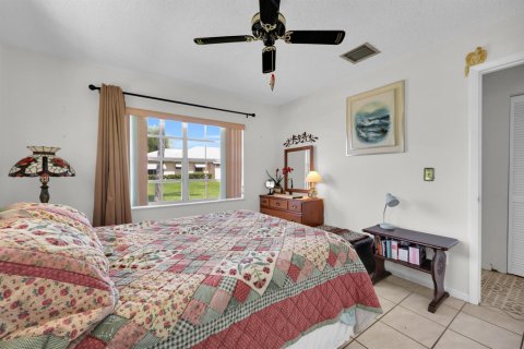 Condo in St. Lucie, Florida, 2 bedrooms № 2177163 - photo 23
