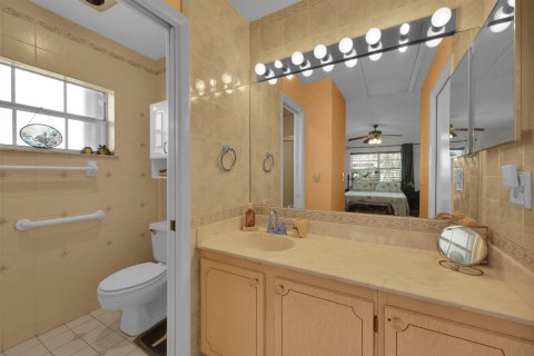Condo in St. Lucie, Florida, 2 bedrooms № 2177163 - photo 20