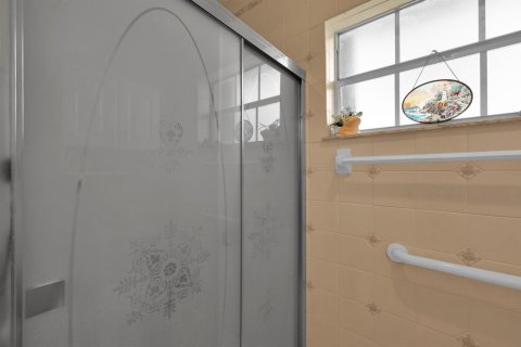Condo in St. Lucie, Florida, 2 bedrooms № 2177163 - photo 14