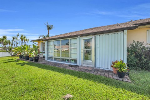 Condo in St. Lucie, Florida, 2 bedrooms № 2177163 - photo 9