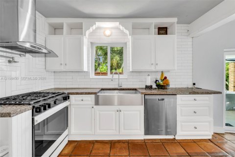 Villa ou maison à vendre à Miami, Floride: 4 chambres, 151.43 m2 № 2428101 - photo 21