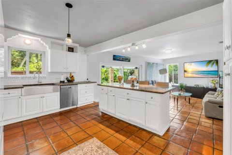 Villa ou maison à vendre à Miami, Floride: 4 chambres, 151.43 m2 № 2428101 - photo 23