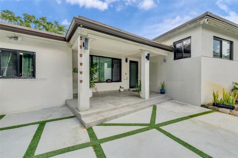 Villa ou maison à vendre à Miami, Floride: 4 chambres, 151.43 m2 № 2428101 - photo 5