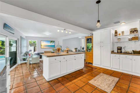 Villa ou maison à vendre à Miami, Floride: 4 chambres, 151.43 m2 № 2428101 - photo 22