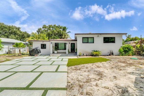 Villa ou maison à vendre à Miami, Floride: 4 chambres, 151.43 m2 № 2428101 - photo 3