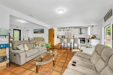 Villa ou maison à vendre à Miami, Floride: 4 chambres, 151.43 m2 № 2428101 - photo 17