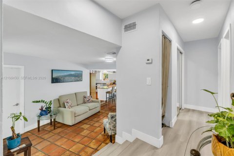 Villa ou maison à vendre à Miami, Floride: 4 chambres, 151.43 m2 № 2428101 - photo 28