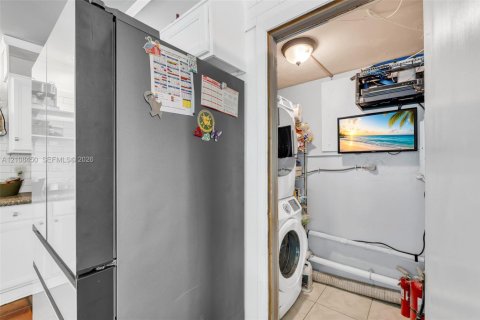 Villa ou maison à vendre à Miami, Floride: 4 chambres, 151.43 m2 № 2428101 - photo 26