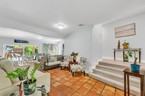 Villa ou maison à vendre à Miami, Floride: 4 chambres, 151.43 m2 № 2428101 - photo 8